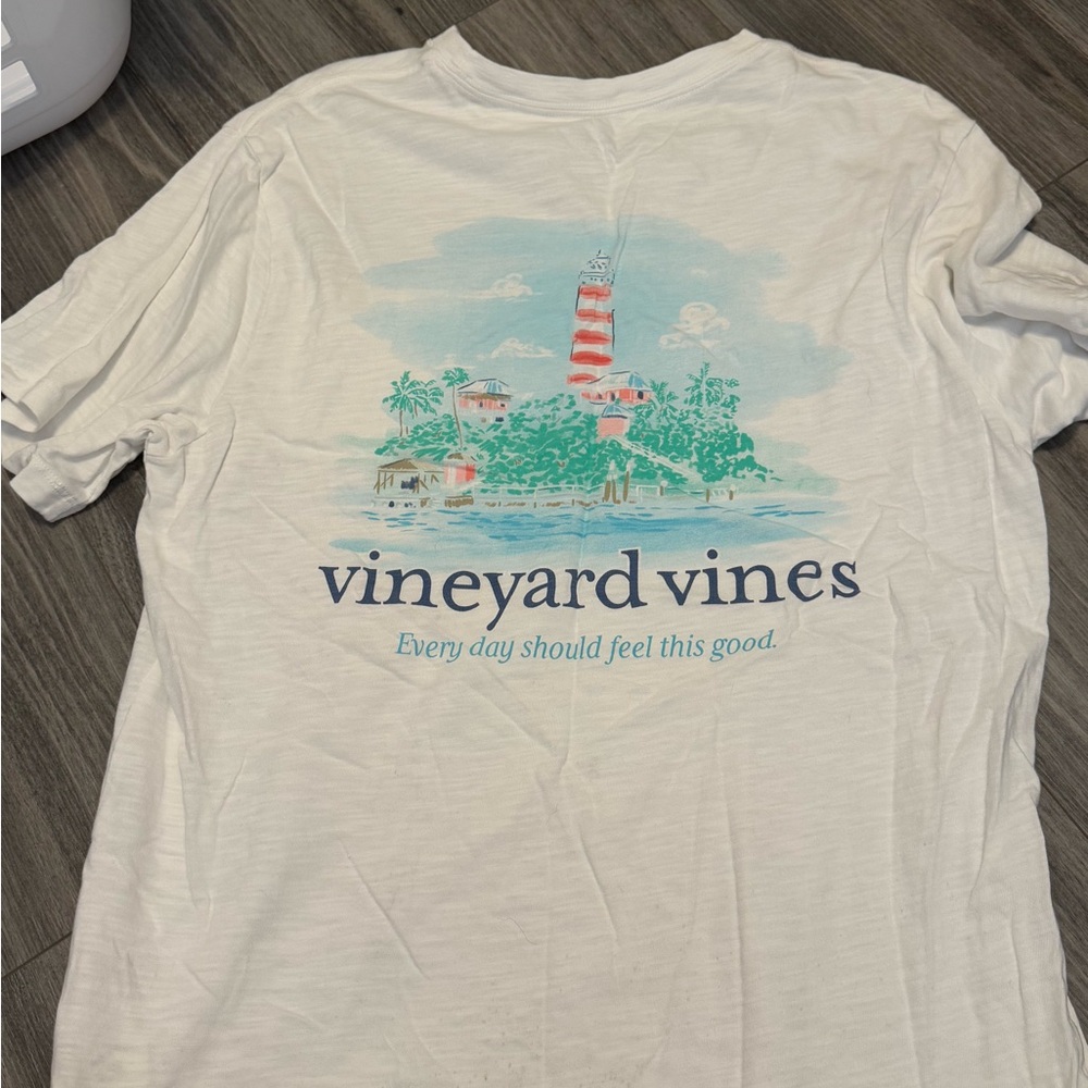 Men’s vineyard vines shirt